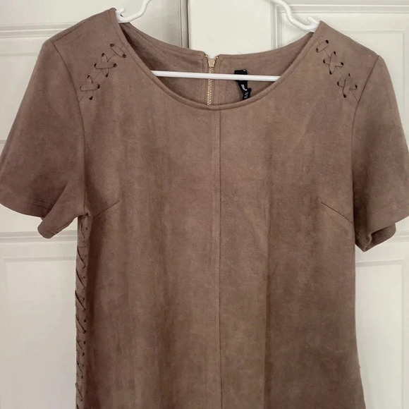 Lord and Taylor Design Lab suede short sleeve dress size medium tan scoop neck - Picture 2 of 7